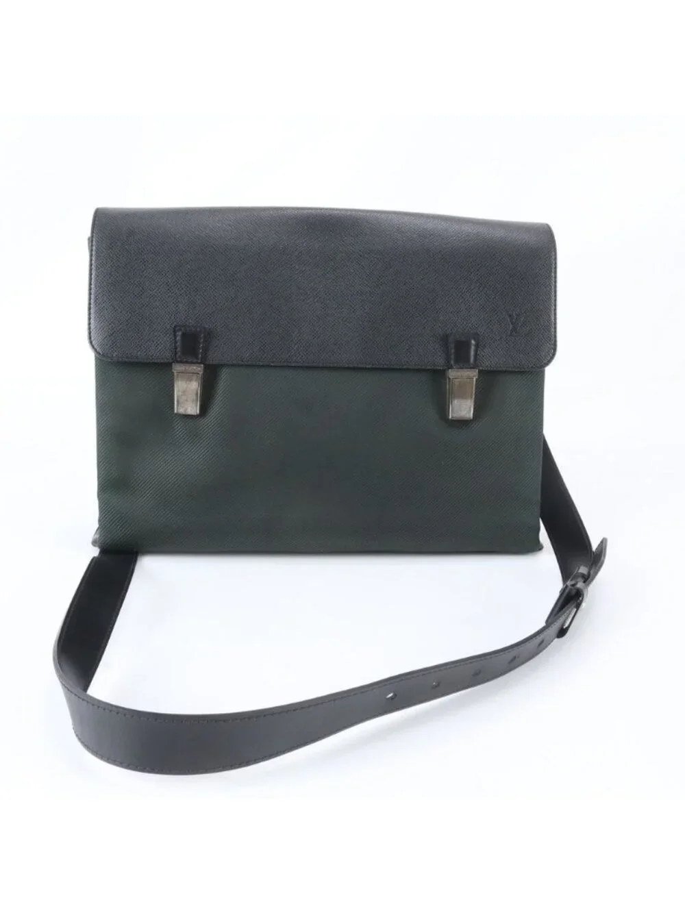 Louis Vuitton Taiga Saratov GM Leather Shoulder Bag Crossbody Messenger